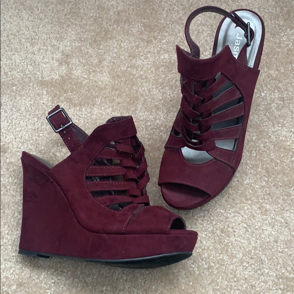 Maroon Wedges